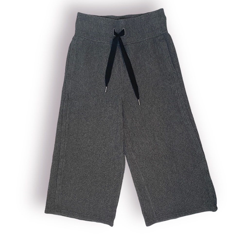 Lululemon Retreat Yourself Crop Size 2 - Picture 2 of 7